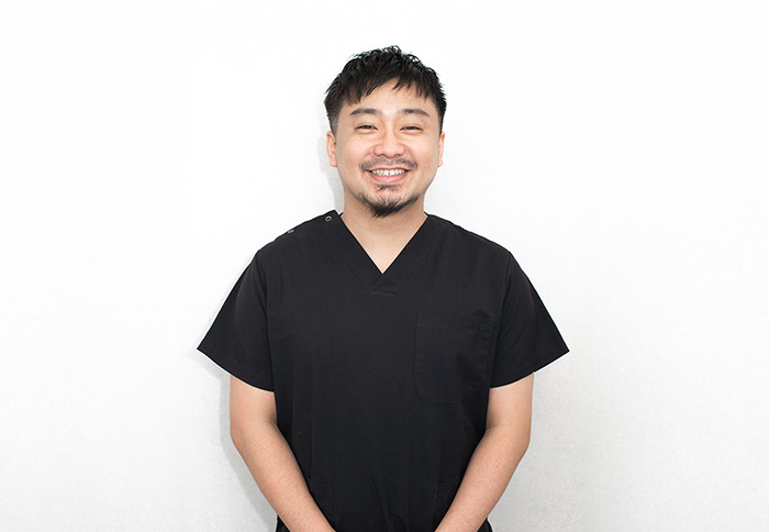 新浦安駅前歯科　院長　雨宮厚太郎